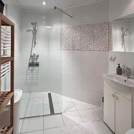 Okraglak 아파트 *